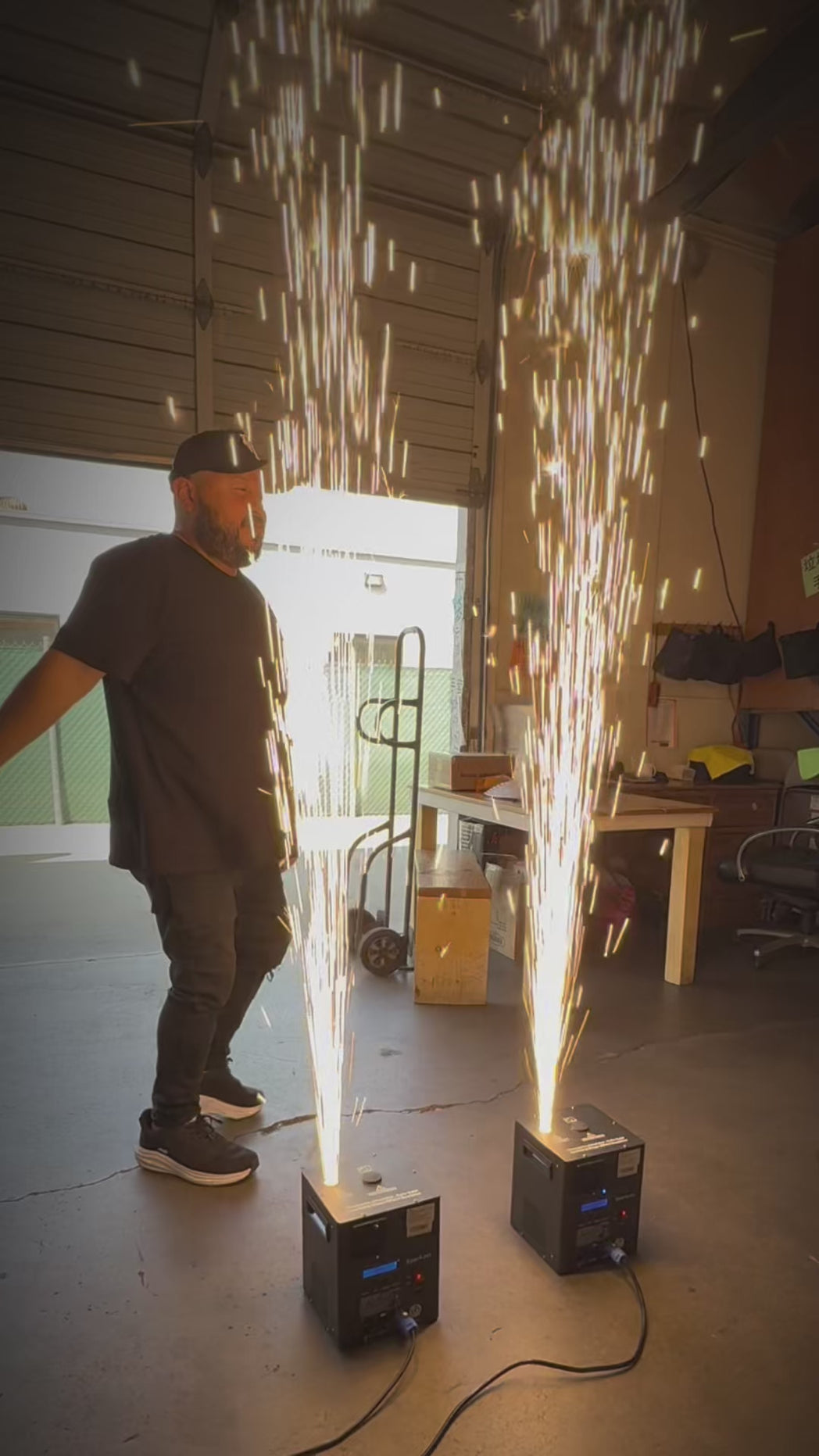 LUNAR COLD SPARKX (pair) – two black cold spark machines Video